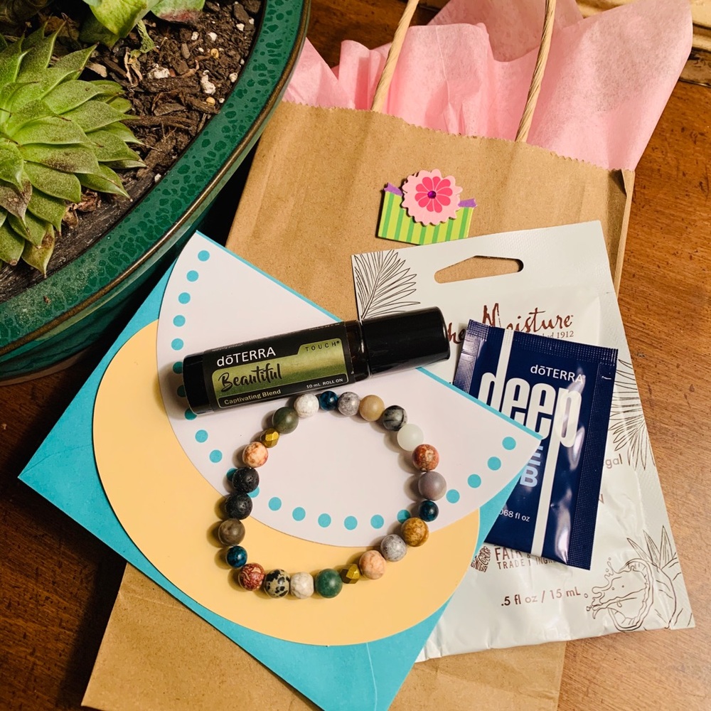 Beautiful oil • SET 6 • essential oil roller Gift item Mom BFF best friend love - Picture 1 of 3